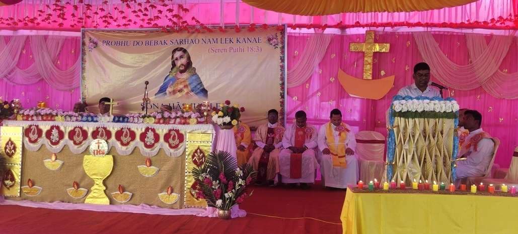 संत फ्रांसिस मध्य विद्यालय काठीबाड़ी में गोल्डन जुबली समारोह संपन्न