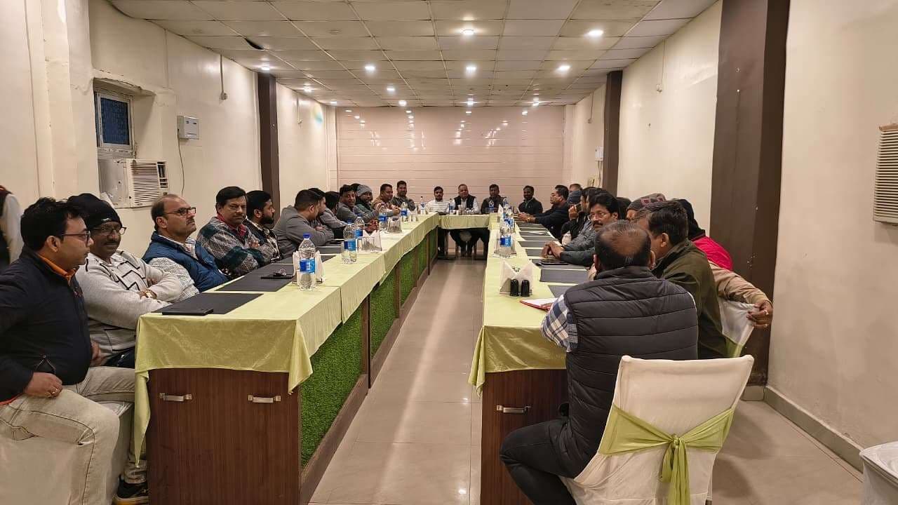 Chaibasa News : व्यापारिक समस्याओं व बैंकिंग सेवाओं में सुधार पर चर्चा