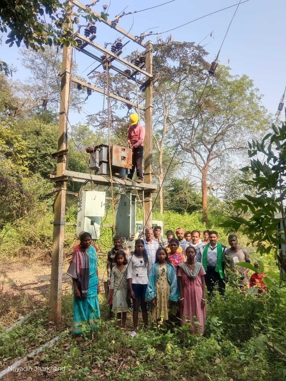 कालीपुर रांगा गांव में लगा नया ट्रांसफाॅर्मर