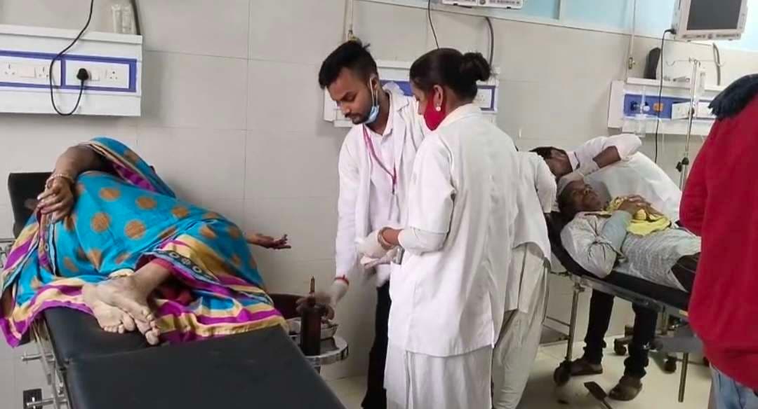 खेत में पानी गिरने के विवाद में दो पक्षों के बीच मारपीट, चार जख्मी