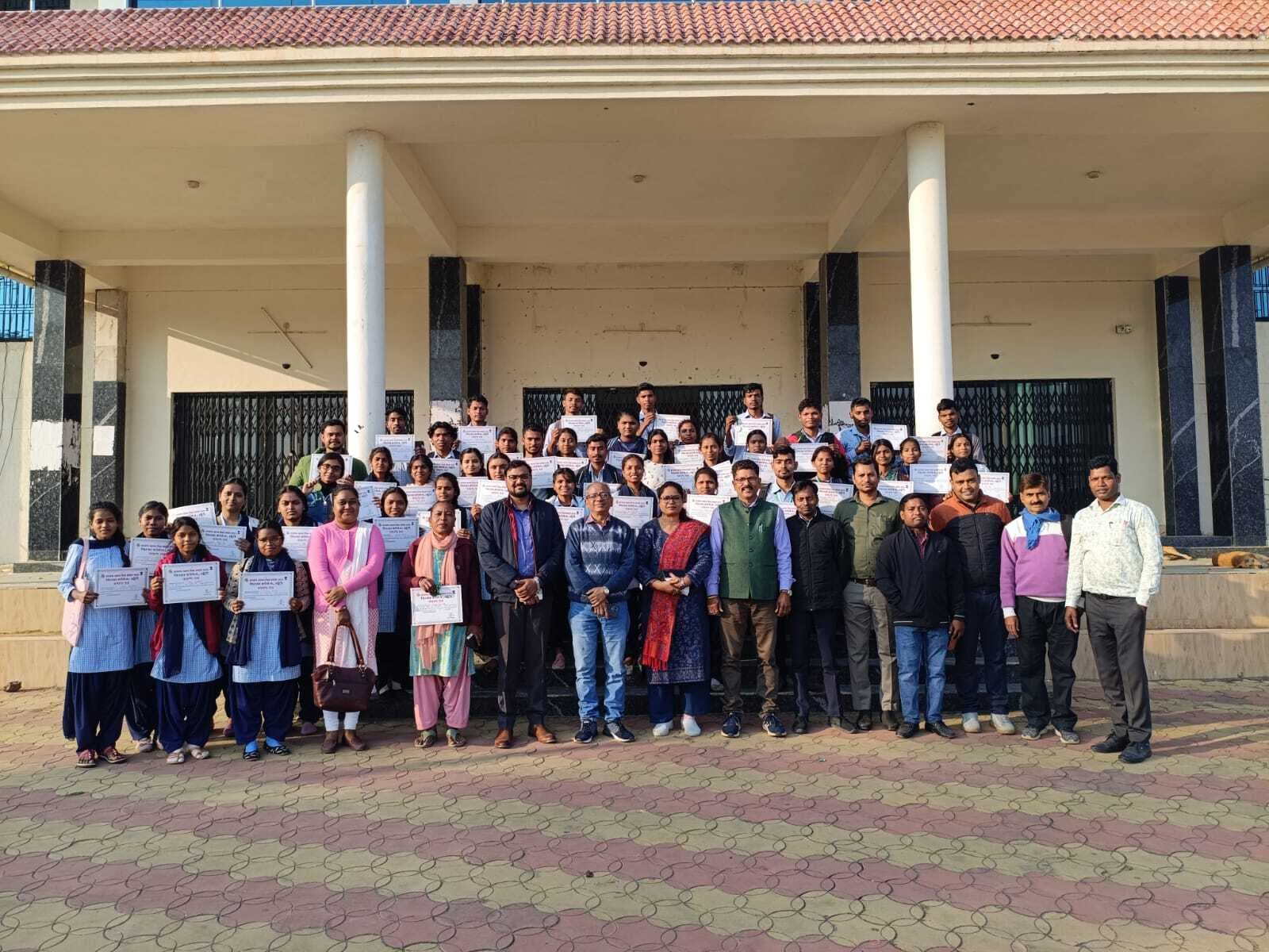 विजेता प्रतिभागियों को किया गया सम्मानित