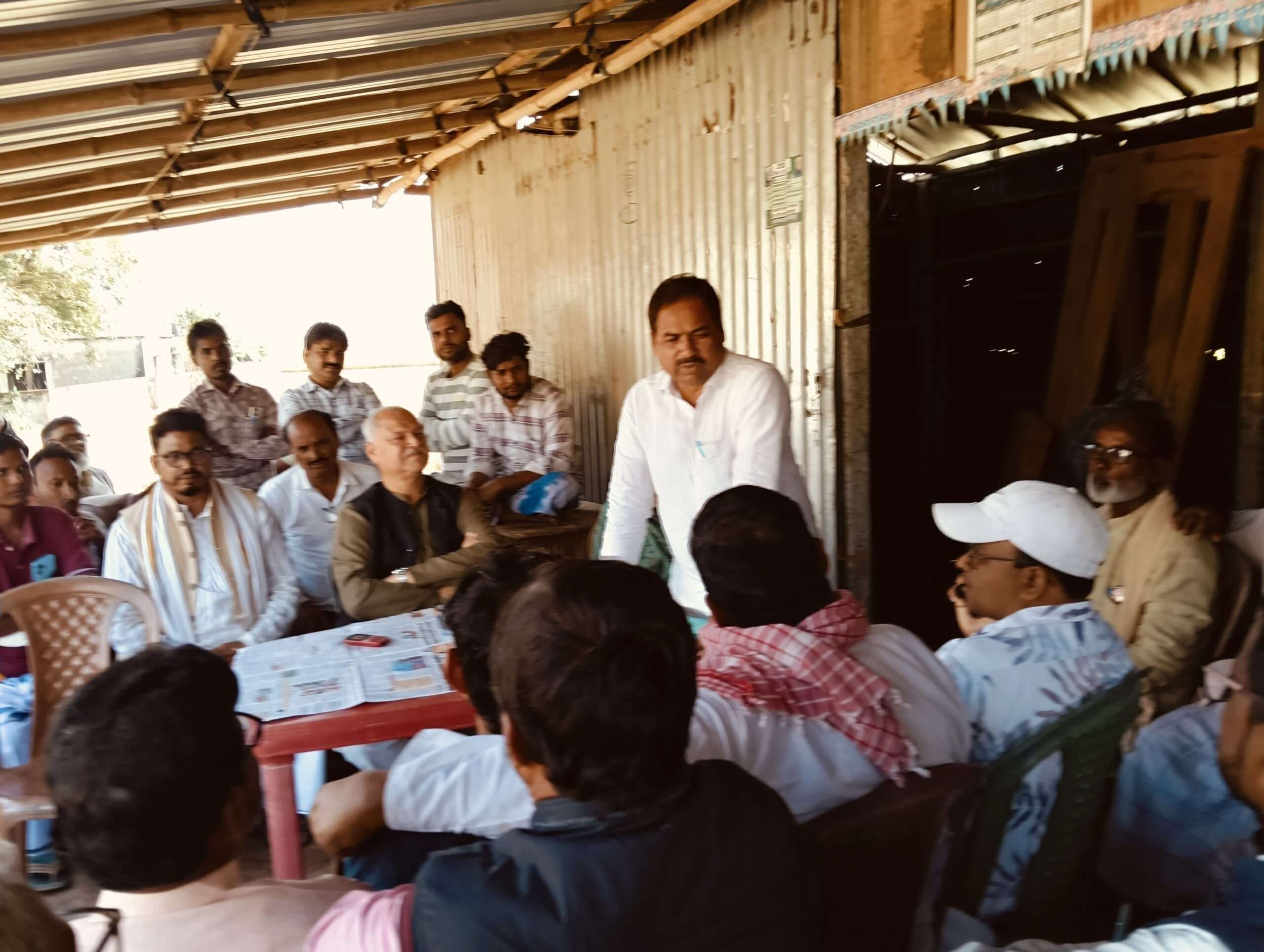 कोर्रा में महागठबंधन कार्यकताओं की बैठक आयोजित