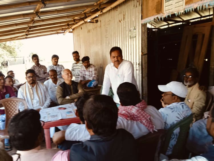 कोर्रा में महागठबंधन कार्यकताओं की बैठक आयोजित