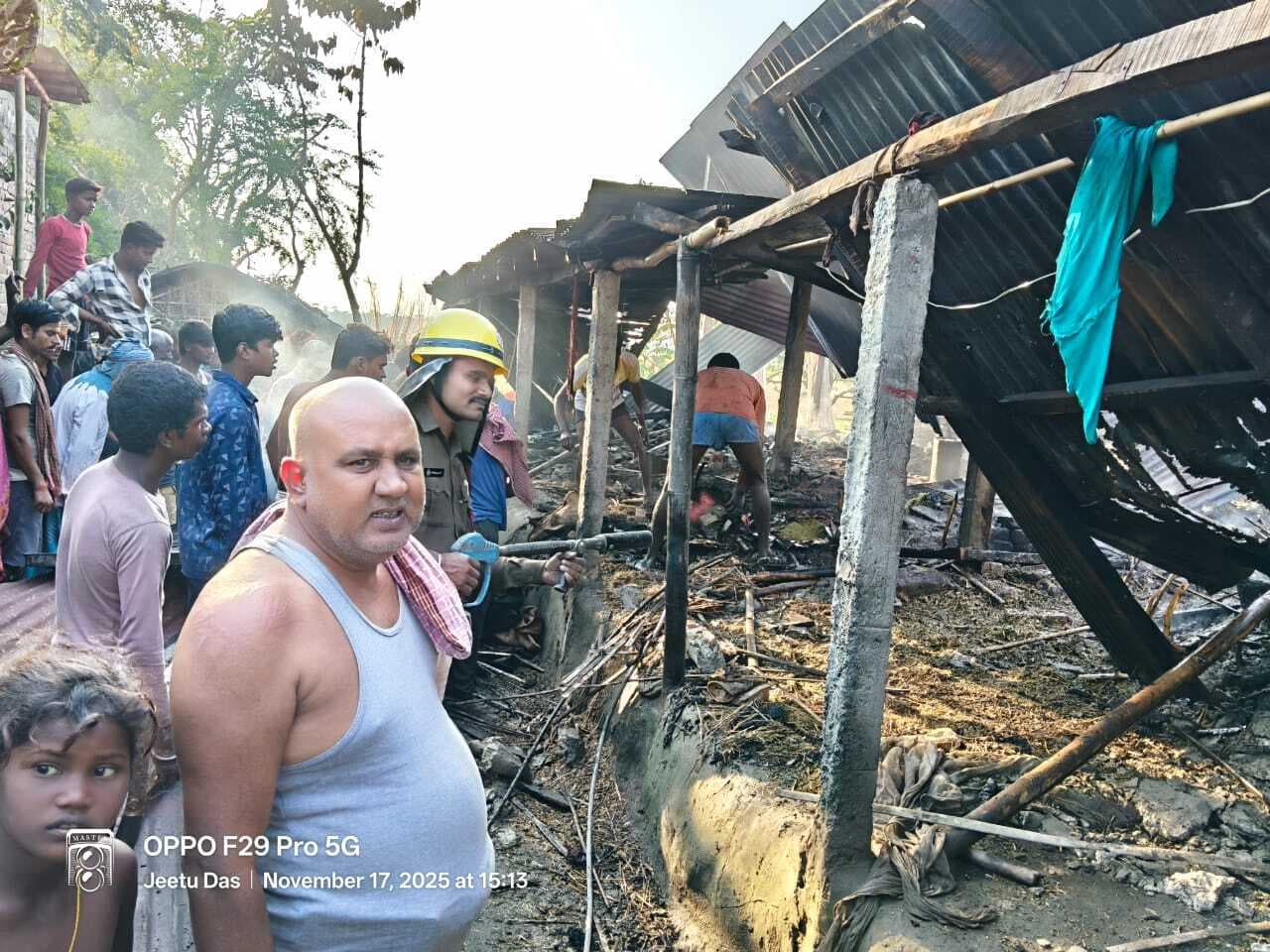 मुसहरी टोला में आठ घर जले, 10 लाख की क्षति