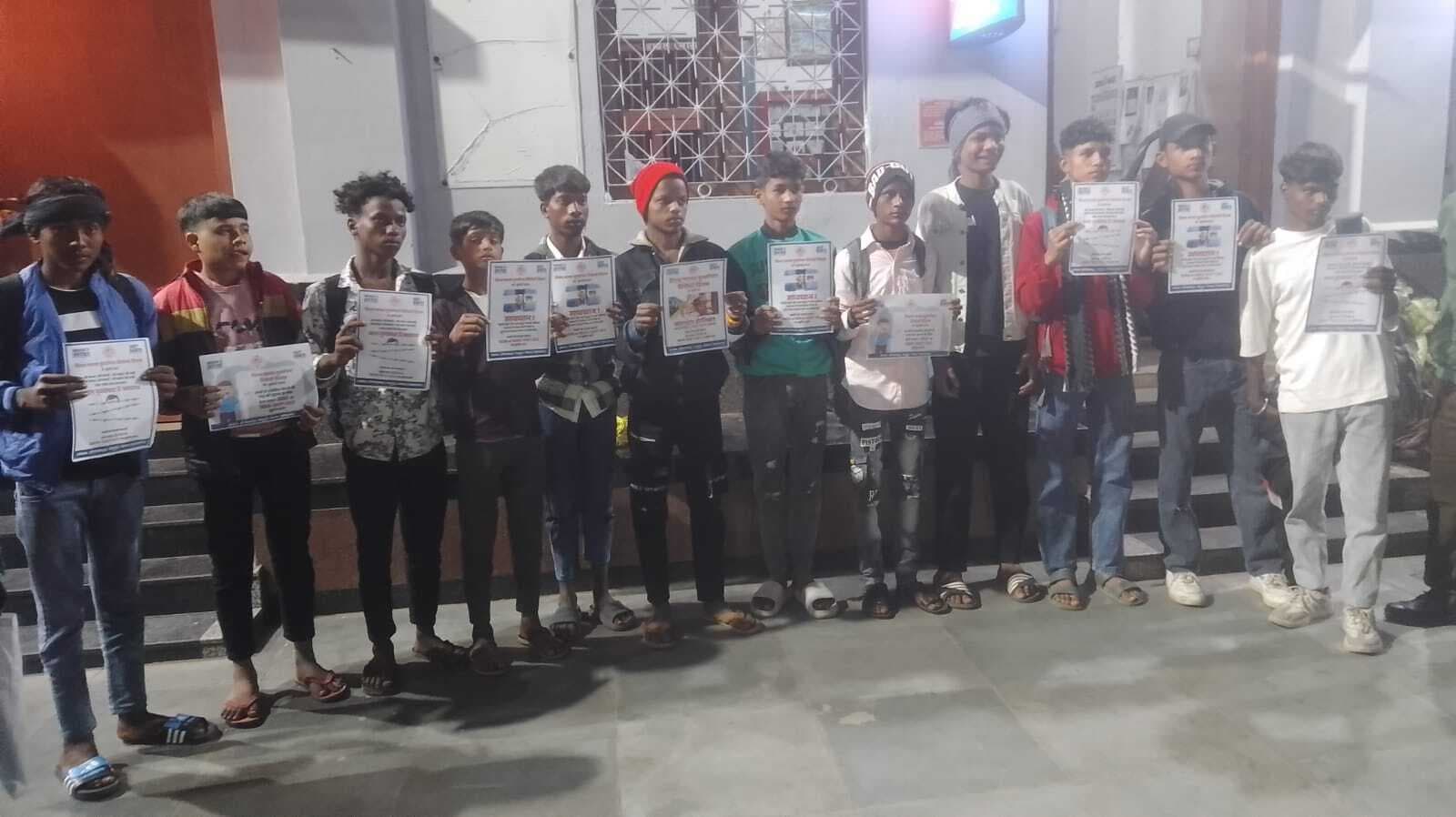 Deoghar news : ऑपरेशन नन्हें फरिश्ते : आरपीएफ ने 12 बाल श्रमिकों को कराया मुक्त