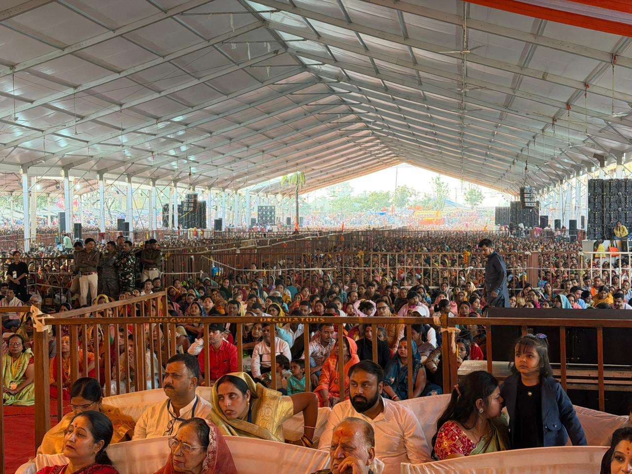 Deoghar News : शिव नाम में ही अनंत शक्ति और स्थिरता का वास: पं प्रदीप मिश्रा