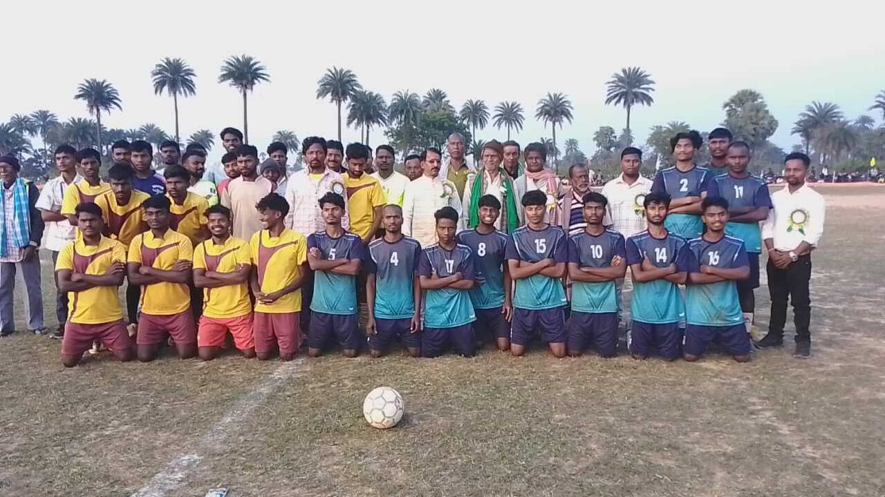 फुटबॉल टूर्नामेंट संपन्न, सिल्वर ड्रैगन टीम बनी विजेता