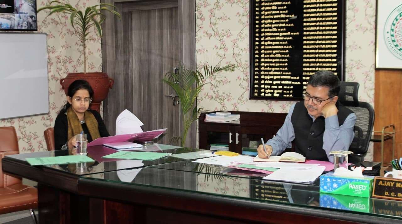 Bokaro News : किसानों को उनके उपज का उचित मूल्य मिलना सुनिश्चित करें : डीसी