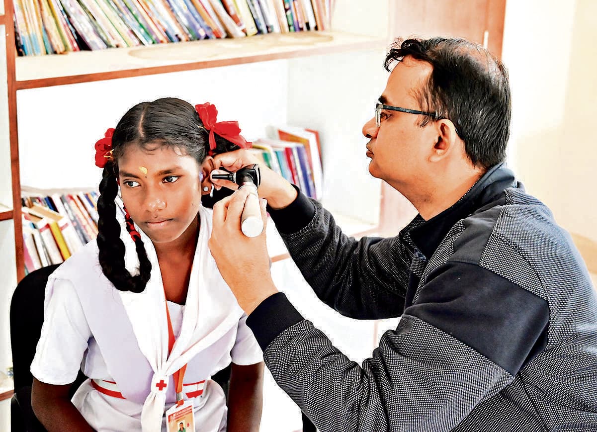 Rourkela news: कुआरमुंडा में आरएसपी के स्वास्थ्य शिविर से 250 ग्रामीण लाभान्वित