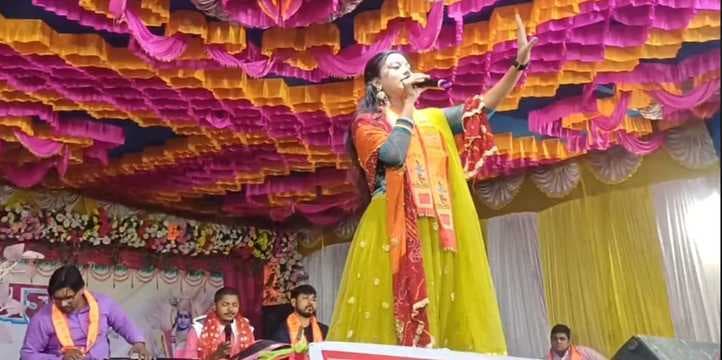 भक्ति गीतों ने श्रद्धालुओं को किया मंत्रमुग्ध