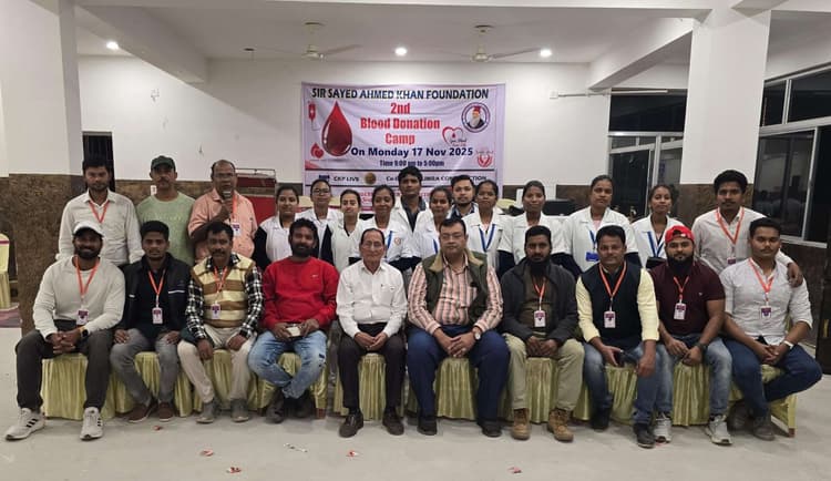 Chaibasa News : शिविर में रिकॉर्ड 166 यूनिट रक्त संग्रह, रक्तवीर सम्मानित