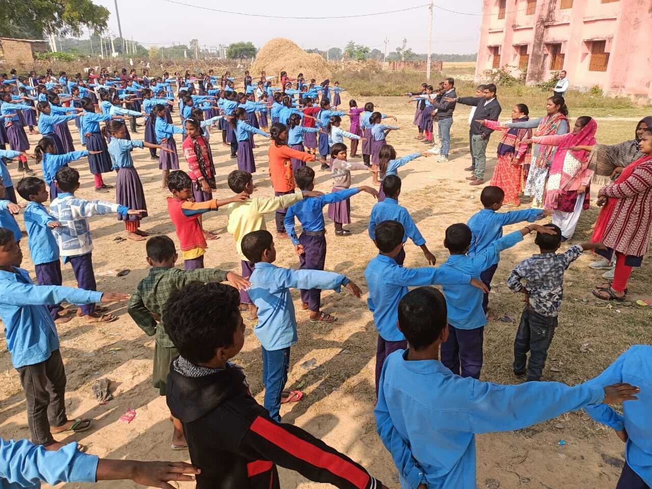 नशामुक्त भारत अभियान के तहत विद्यालयाें व महाविद्यालयों में हुए कार्यक्रम