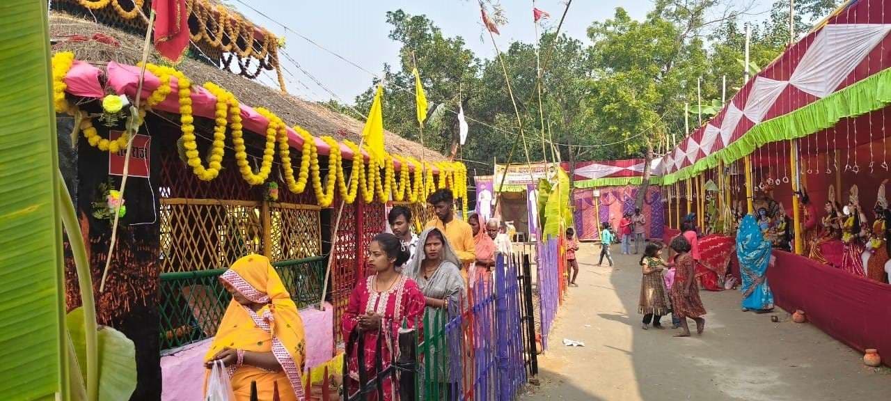 Motihari: रूद्रचंडी महायज्ञ पूजन-अभिषेक व हवन से गुंजा सुंदरापुर
