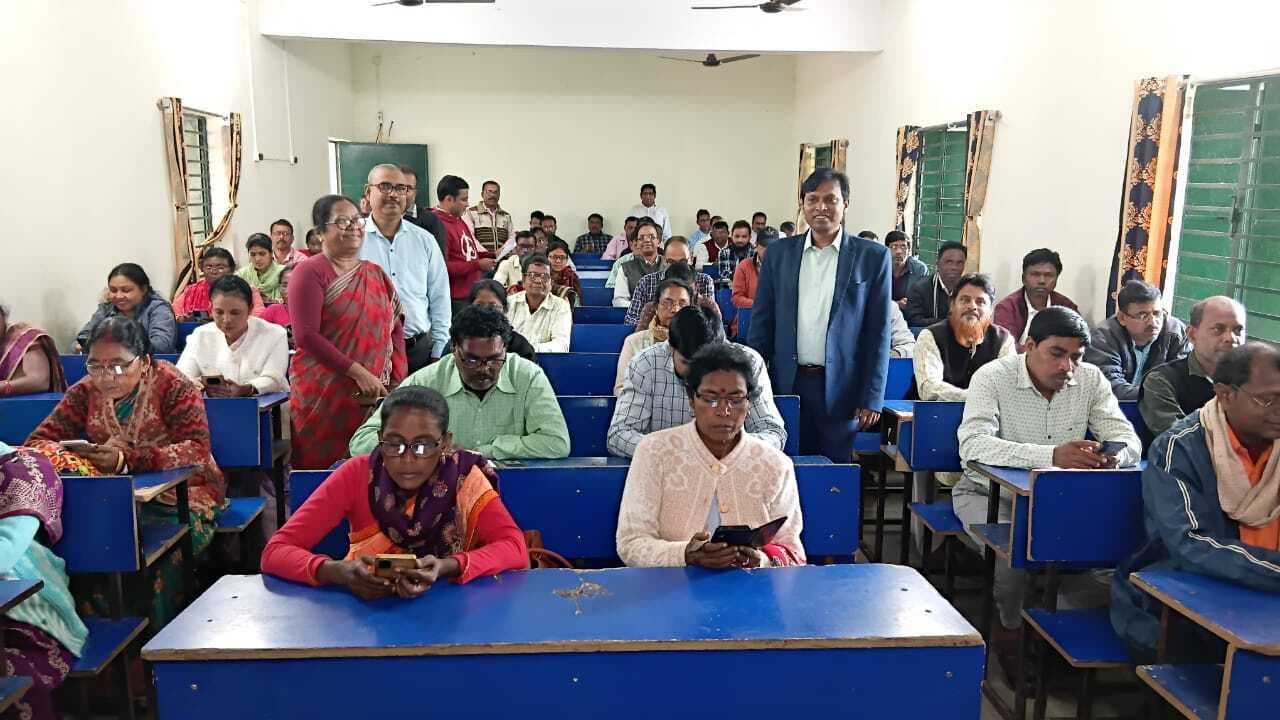 शिक्षकों की टीएनए परीक्षा का डीइओ ने लिया जायजा