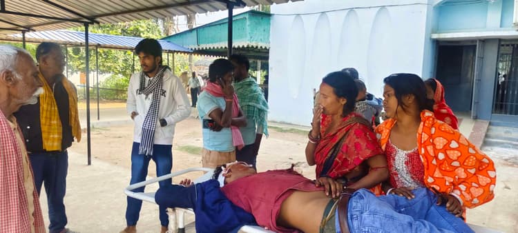 अलग-अलग सड़क दुर्घटना में दो बच्ची समेत पांच जख्मी, तीन रेफर