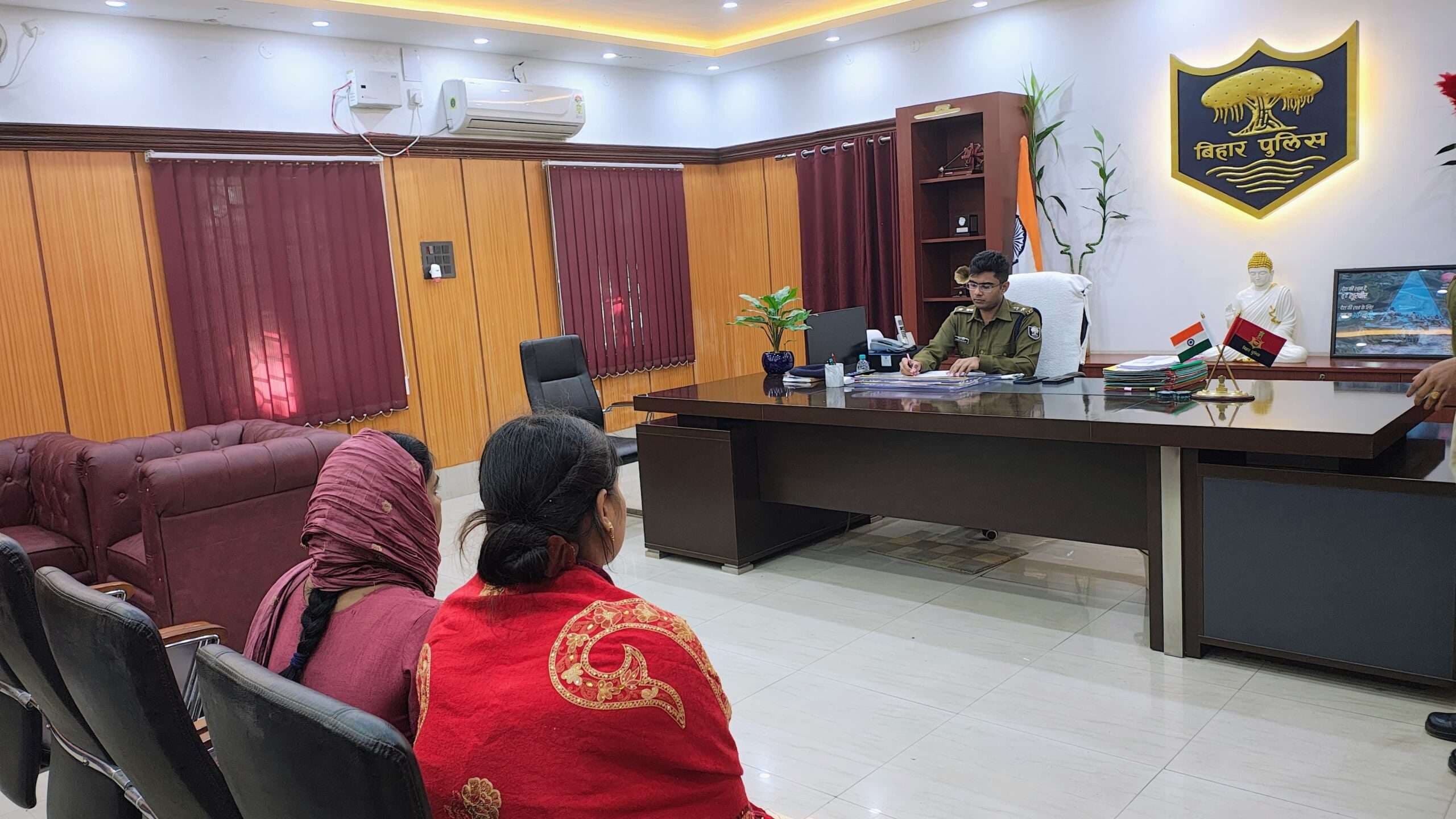 एसपी के जनता दरबार में 15 लोगों ने दिया आवेदन