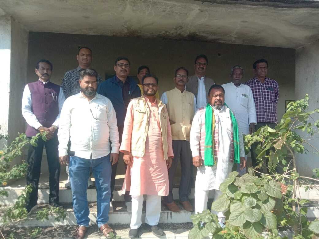 Deoghar news : पुस्तकालय के लिए भवन चिह्नित करने के लिए टीम ने लिया जायजा