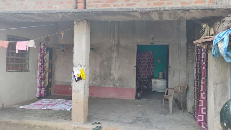 नवविवाहिता का फंदे से लटका मिला शव, जांच में जुटी पुलिस