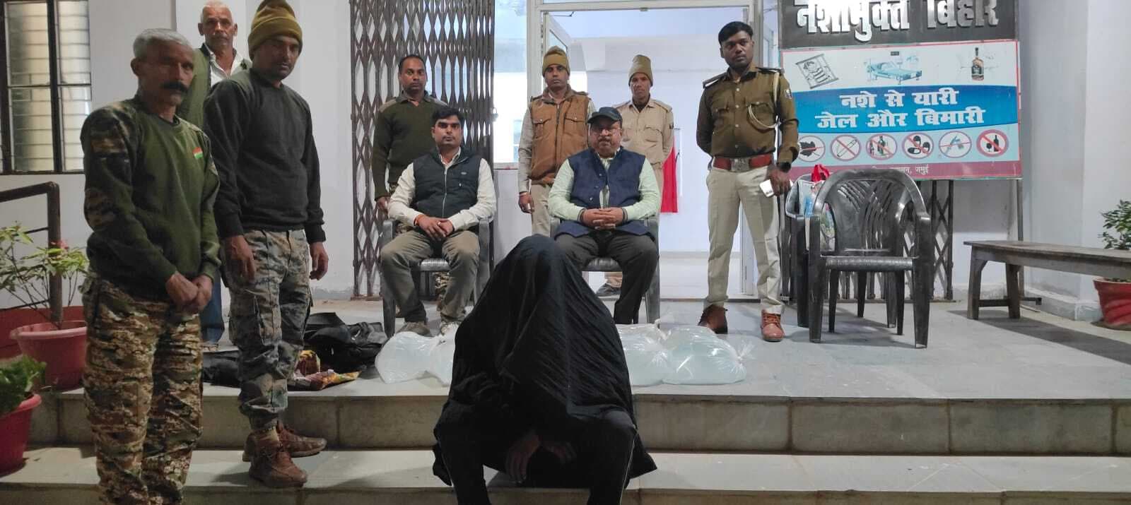 नरियाना पुल के समीप से शराब बरामद, एक गिरफ्तार