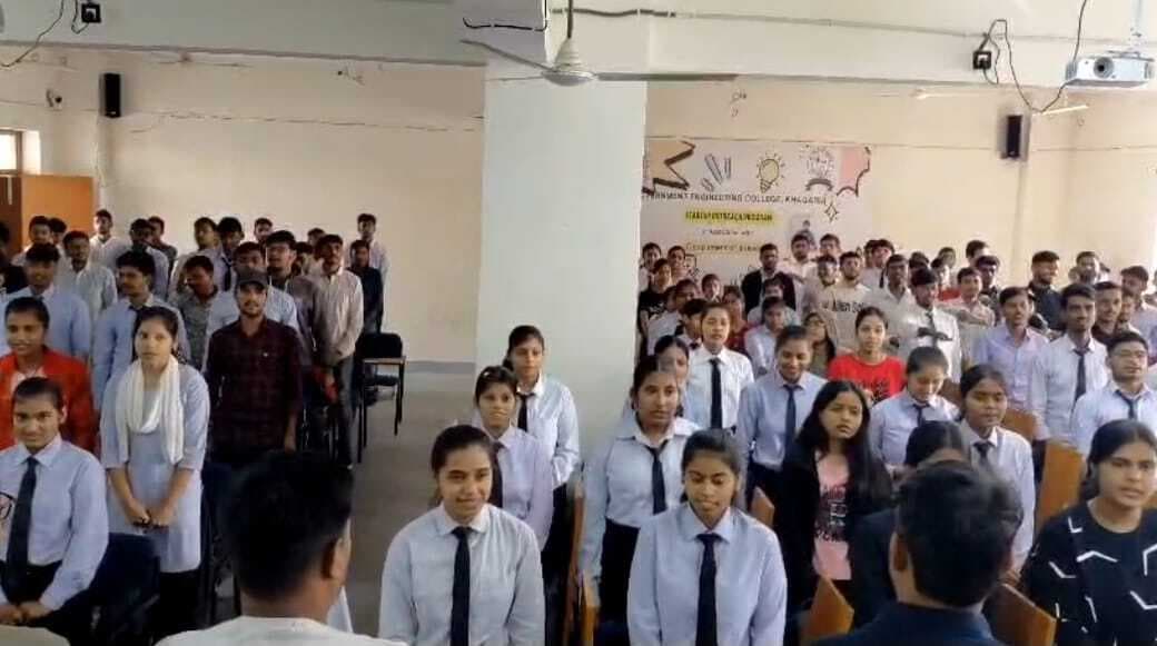 नशा केवल व्यक्तिगत स्वास्थ्य ही नहीं, परिवार, समाज व राष्ट्र के विकास में भी है बड़ी बाधा: प्राचार्य