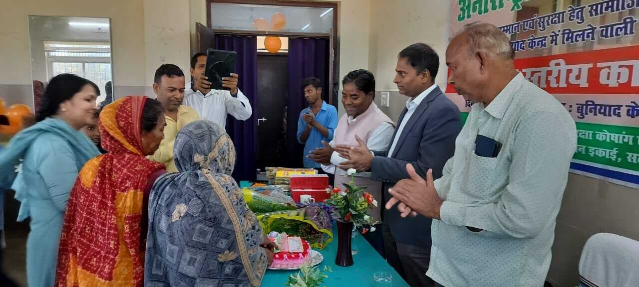 वरिष्ठ नागरिक समाज के अमूल्य धरोहर