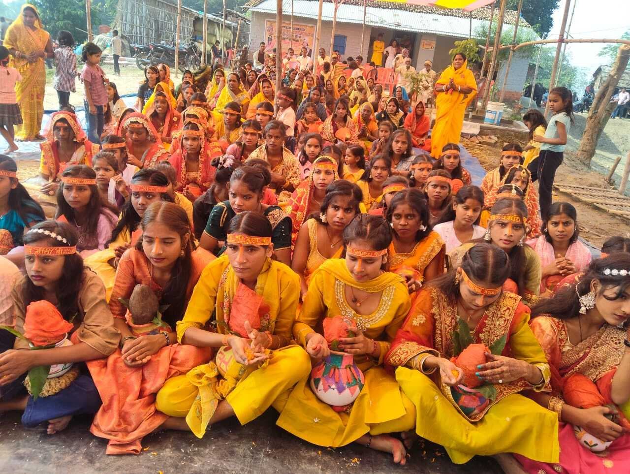 कलश शोभा यात्रा के साथ सात दिवसीय भागवत कथा शुरू