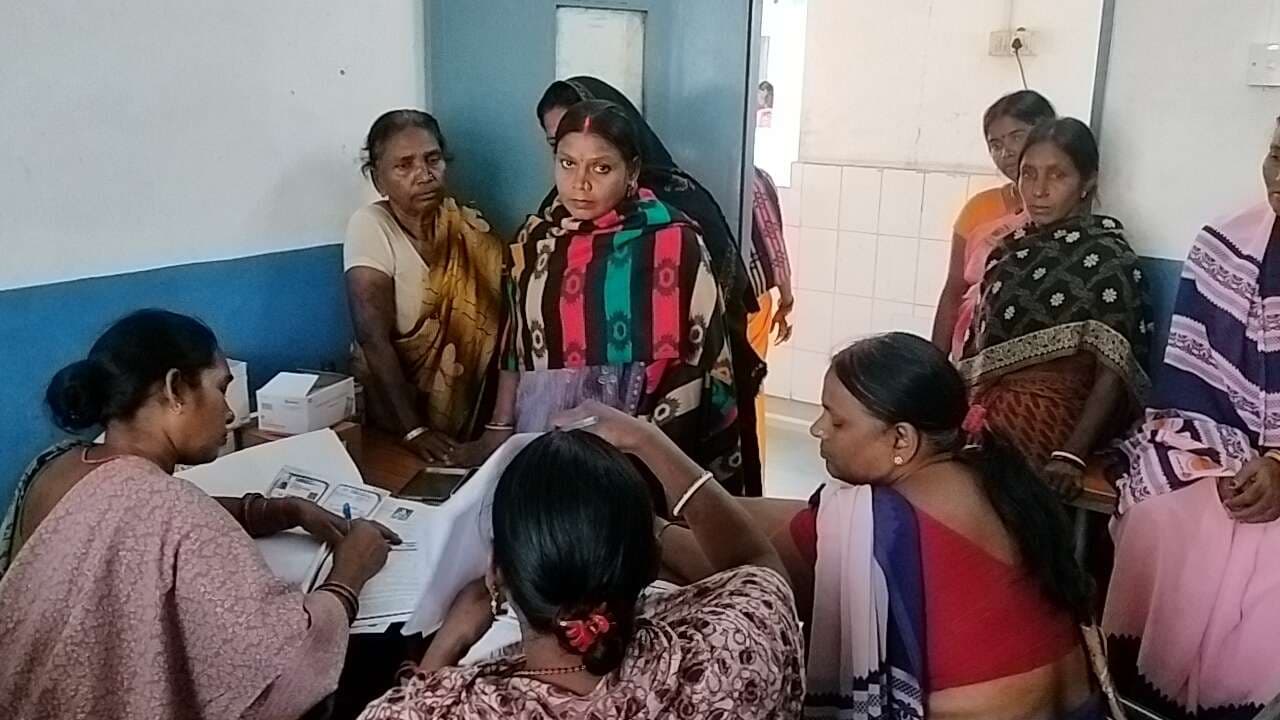 शिविर में 19 महिलाओं ने करवाया परिवार नियोजन
