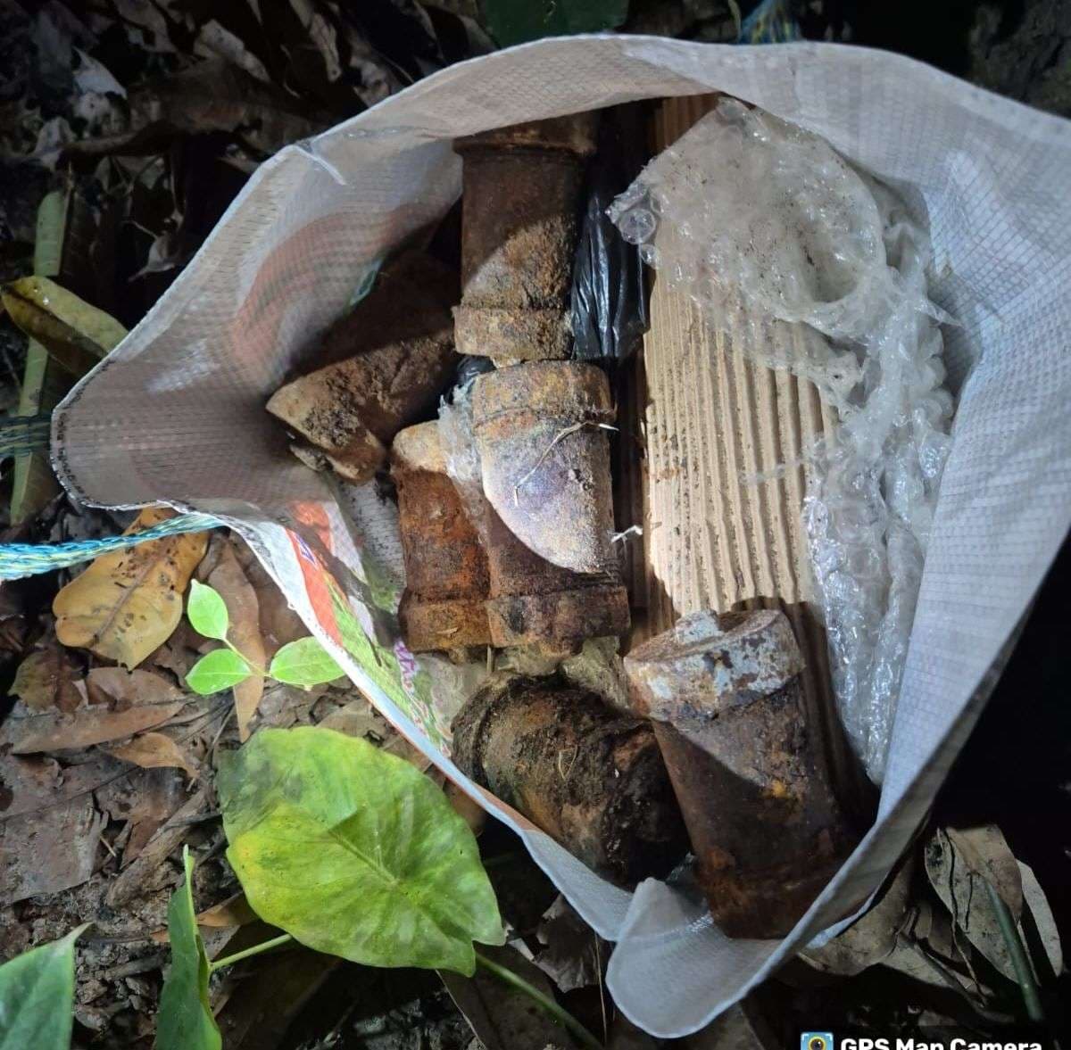 बहरामपुर में गांव से 15 जिंदा बम बरामद