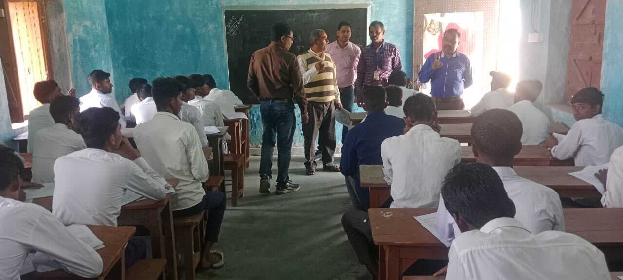 मधुराम प्लस टू विद्यालय ग्वालपाड़ा में उत्प्रेषण जांच परीक्षा शुरू