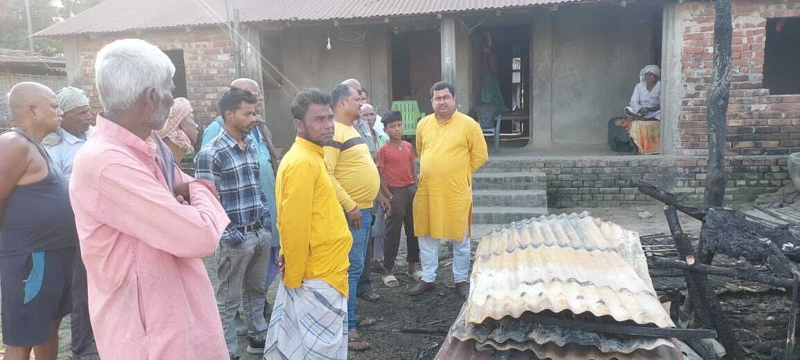 आग से आधा दर्जन घर जले, लाखों की क्षति