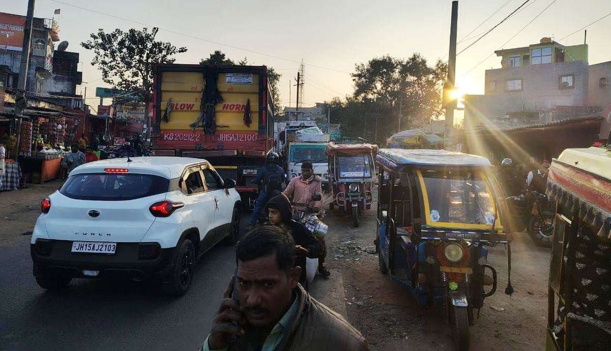 संग्रामपुर में दिनभर लग रही जाम, नो एंट्री दिलायेगी जाम से निजात