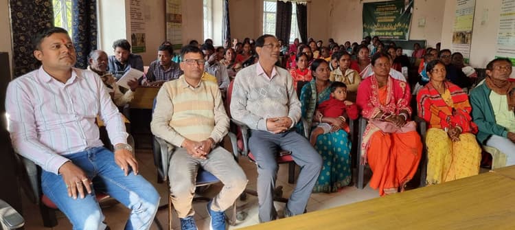 Bokaro News : किसानों को योजनाओं की दी गयी जानकारी