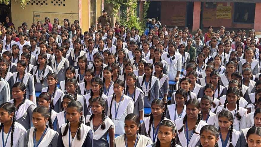 बड़हिया में मनी रानी लक्ष्मीबाई व इंदिरा गांधी जयंती