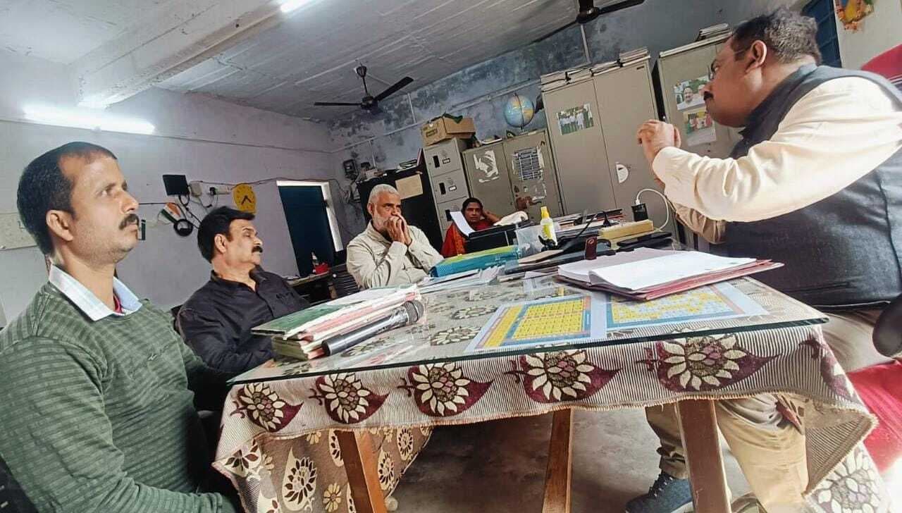 बीडीओ ने विद्यालय का किया निरीक्षण