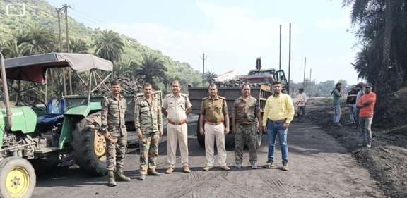 हुर्रासी क्षेत्र से 10 टन कोयला जब्त, तस्करों पर होगी कड़ी कार्रवाई