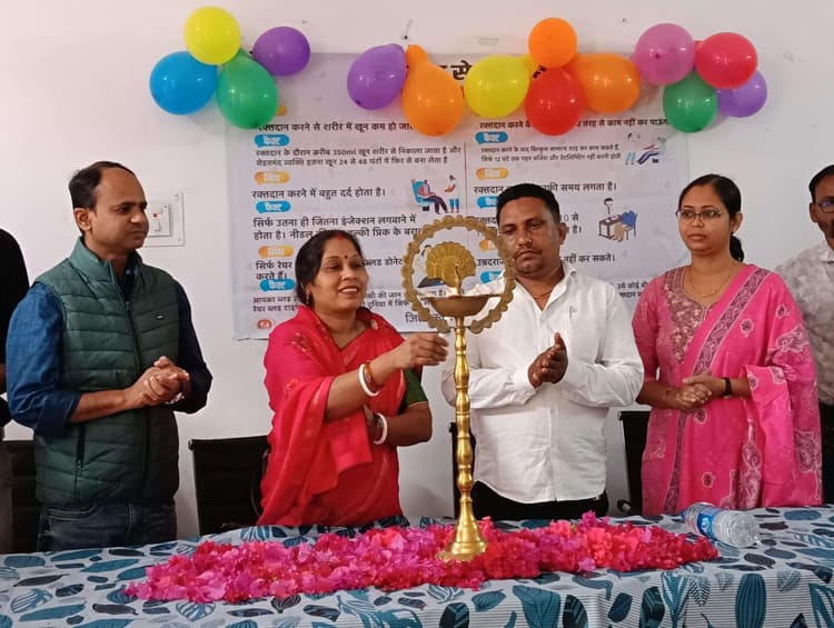 Bokaro News : शिविर में कई लोगों ने किया रक्तदान