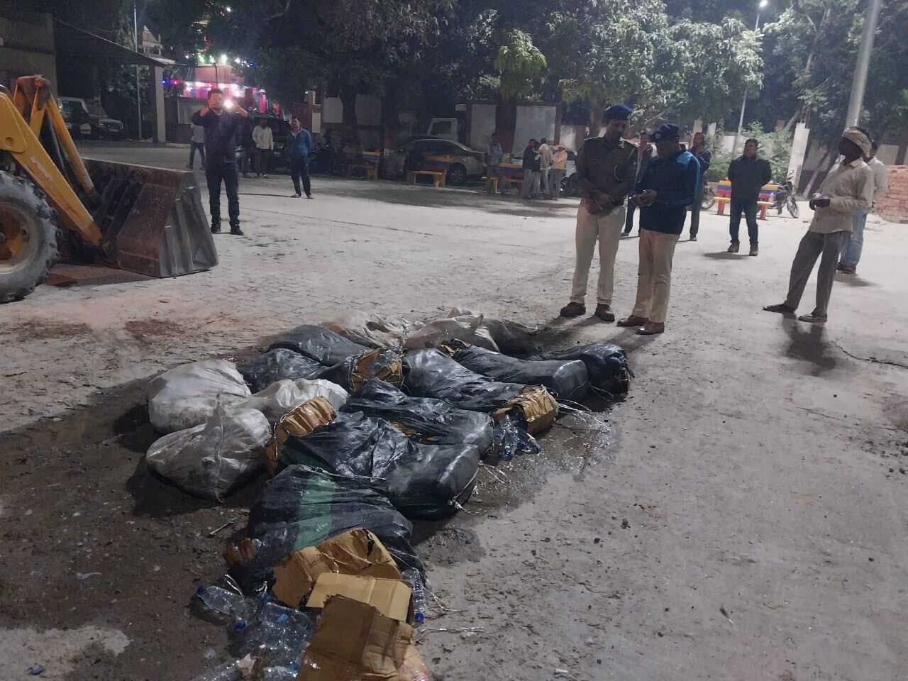 787 लीटर शराब को किया गया नष्ट