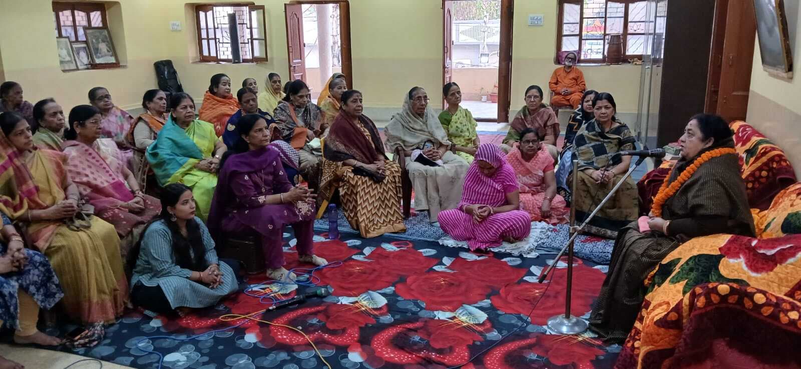 Deoghar News : संत बलदेव जयंती समारोह शुरू, भजन-कीर्तन और प्रवचन में उमड़े भक्त