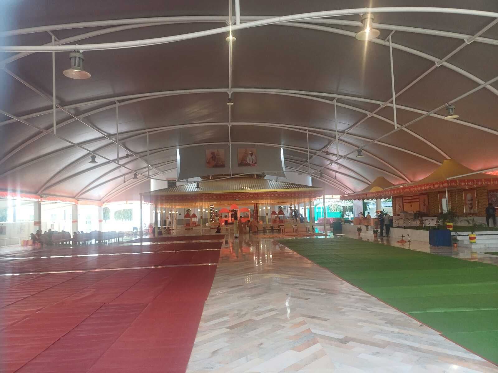 Deoghar News : रिखियापीठ में शतचंडी महायज्ञ आज से, देश-विदेश से पहुंचे श्रद्धालु