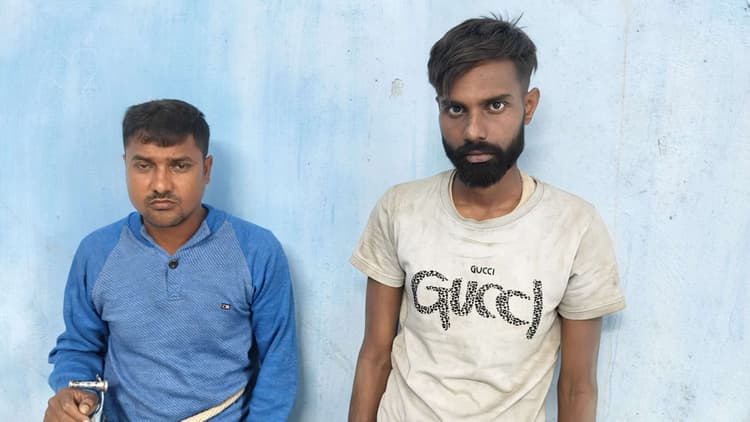दो अपराधियों को ठाकुरगंज पुलिस ने धर दबोचा