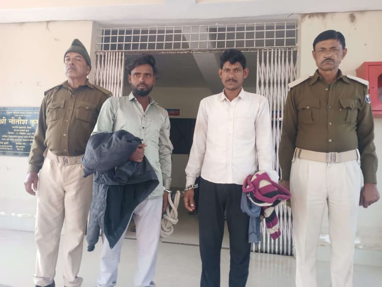 पुलिस ने दो शराबियों को गिरफ्तार कर हिरासत में भेजा