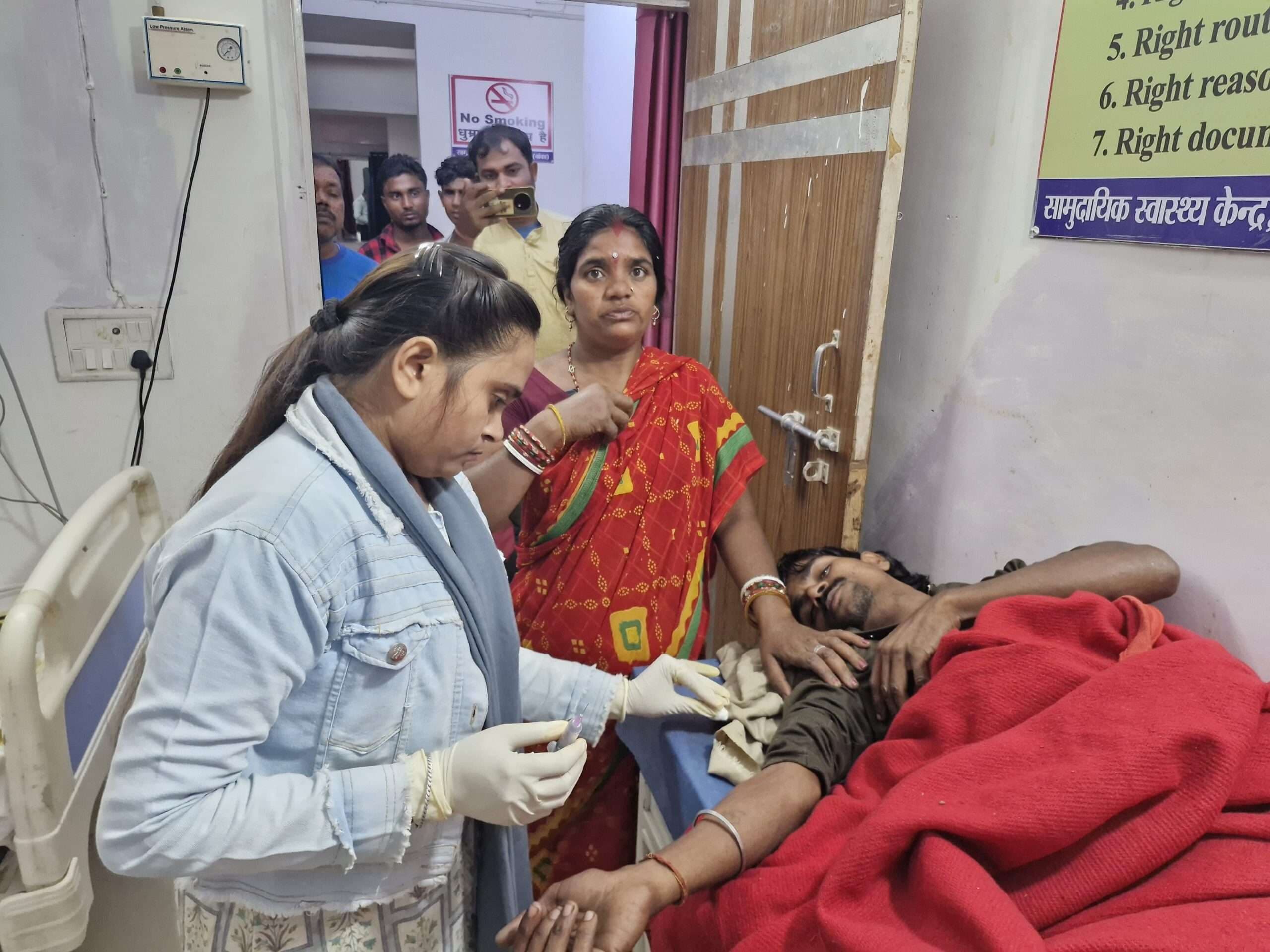 अनियंत्रित होकर ऑटो पलटा, चालक हुआ जख्मी