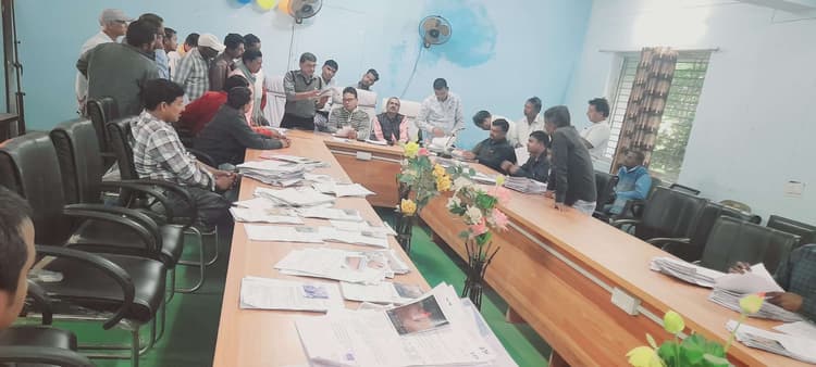 Deoghar news : मोंथा से प्रभावित किसानों का कृषक मित्र करेंगे सत्यापन : सीओ