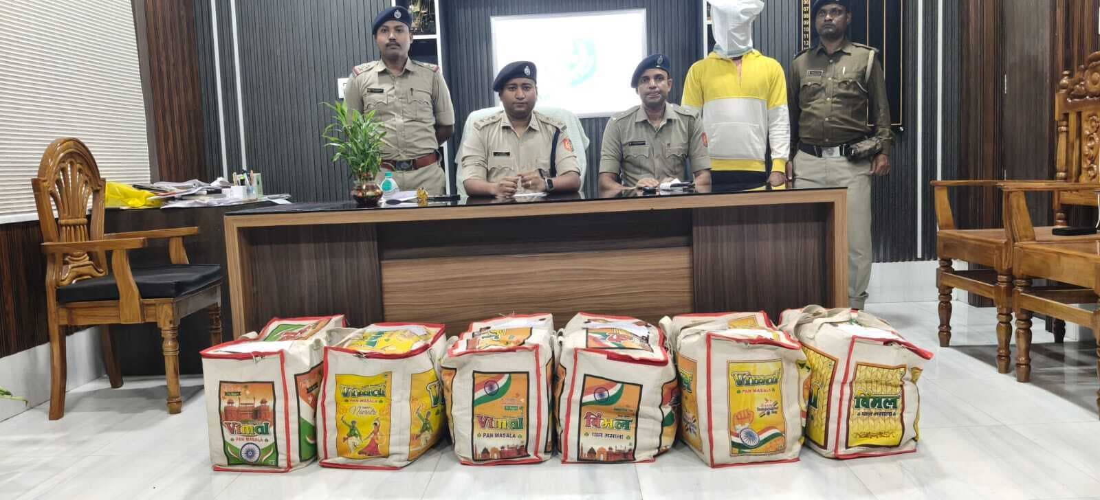 1192 बोतल फेंसिड्रिल कफ सिरफ के साथ युवक को किया गिरफ्तार