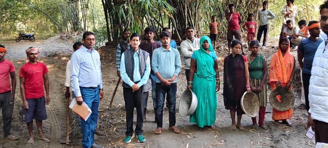 प्रखंड अंतर्गत संचालित सभी योजनाओं का नियमित अनुश्रवण जरूरी : डीडीसी