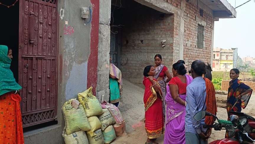 घर में पैक्स अध्यक्ष की पत्नी को बंधक बनाकर किया लूटपाट