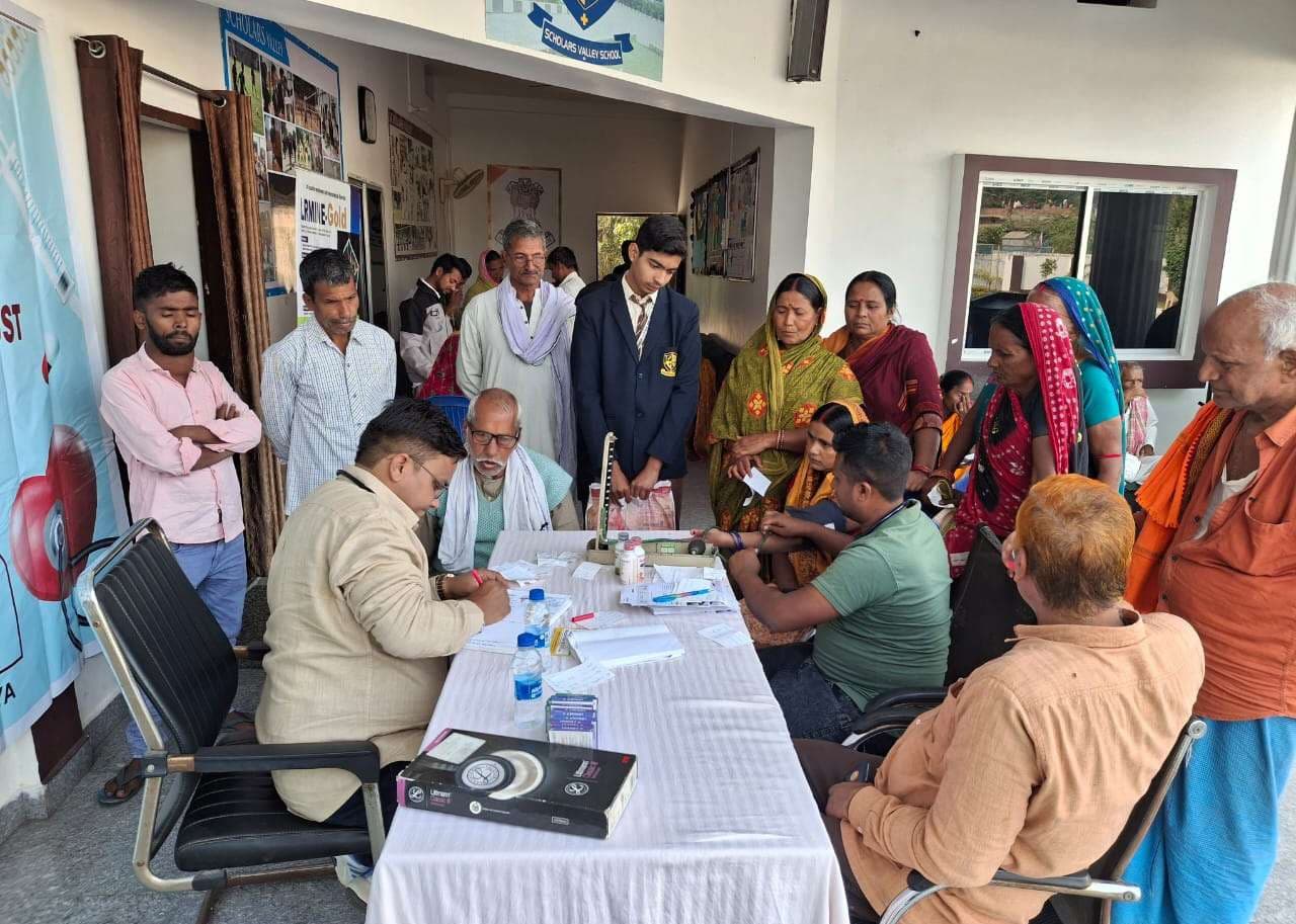 स्कॉलर्स वैली स्कूल में लगा शिविर, 178 लोगों की हुई जांच