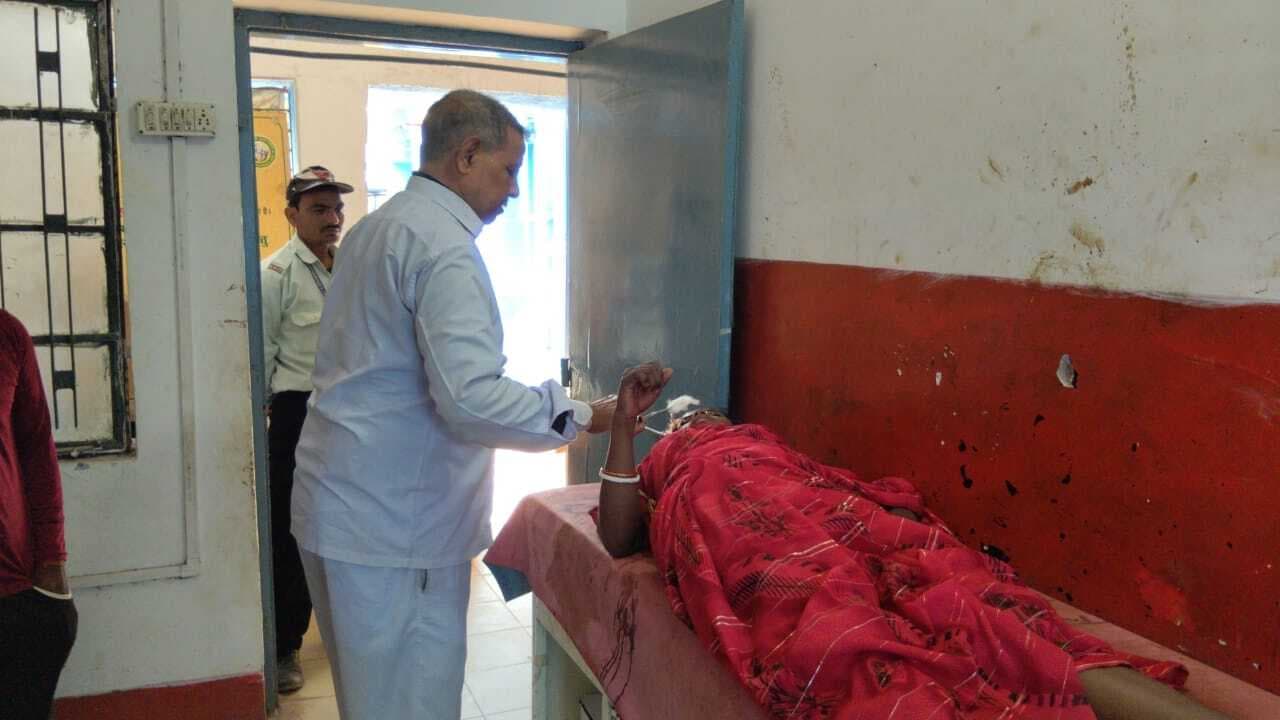 दो पक्षों के बीच हुई मारपीट में दो महिला जख्मी