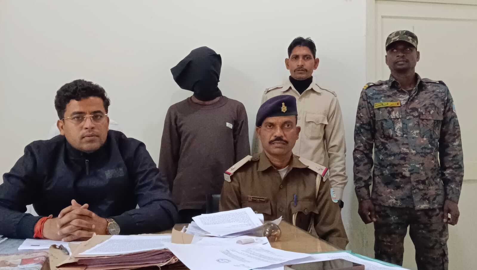 सौतेला बेटा ही निकला हत्यारोपी, गिरफ्तार