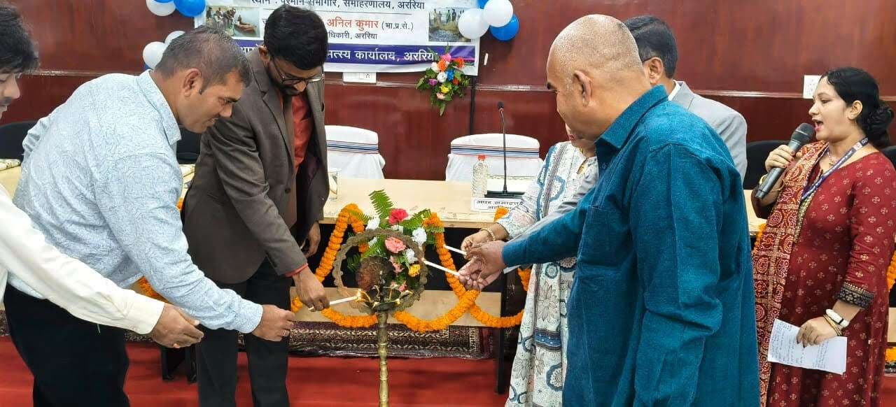 जल संसाधन, पारिस्थितिकी व पर्यावरण संरक्षण में मत्स्य पालक निभाएं अपनी जिम्मेदारी : डीएम